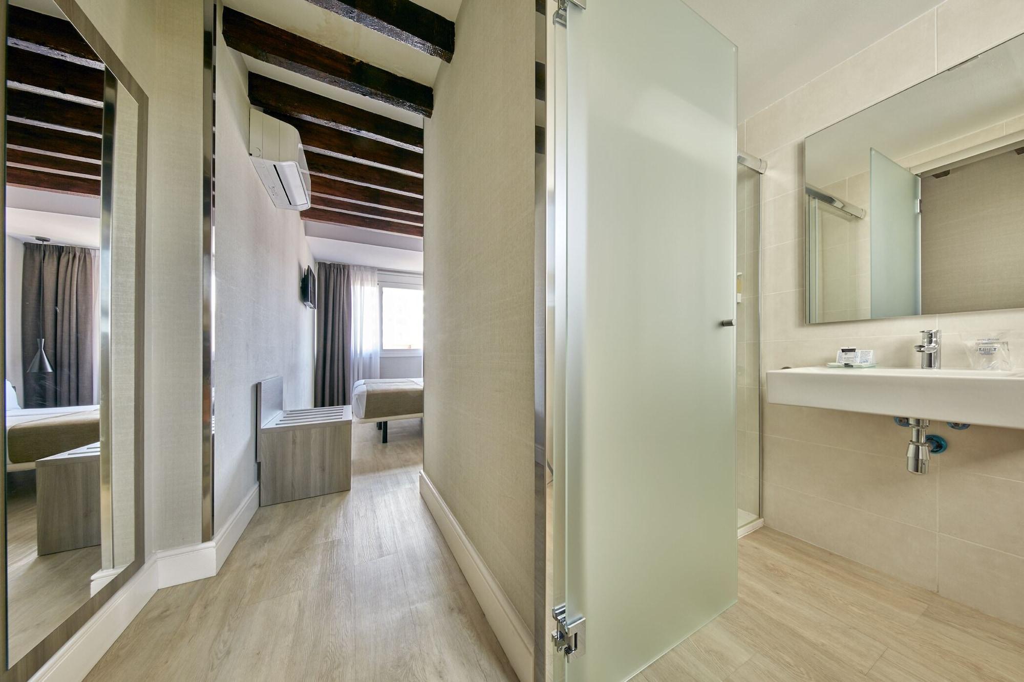 Hotel Transit Barcelona Luaran gambar