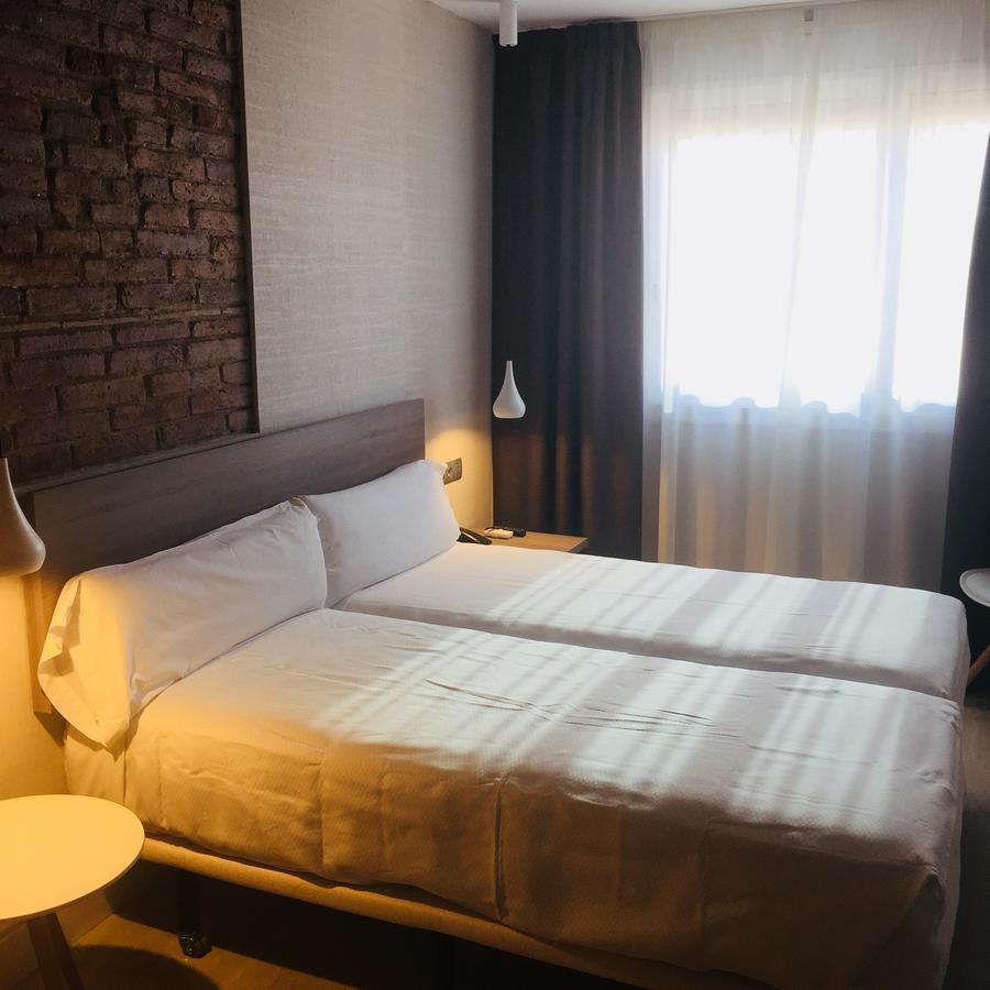 Hotel Transit Barcelona Luaran gambar