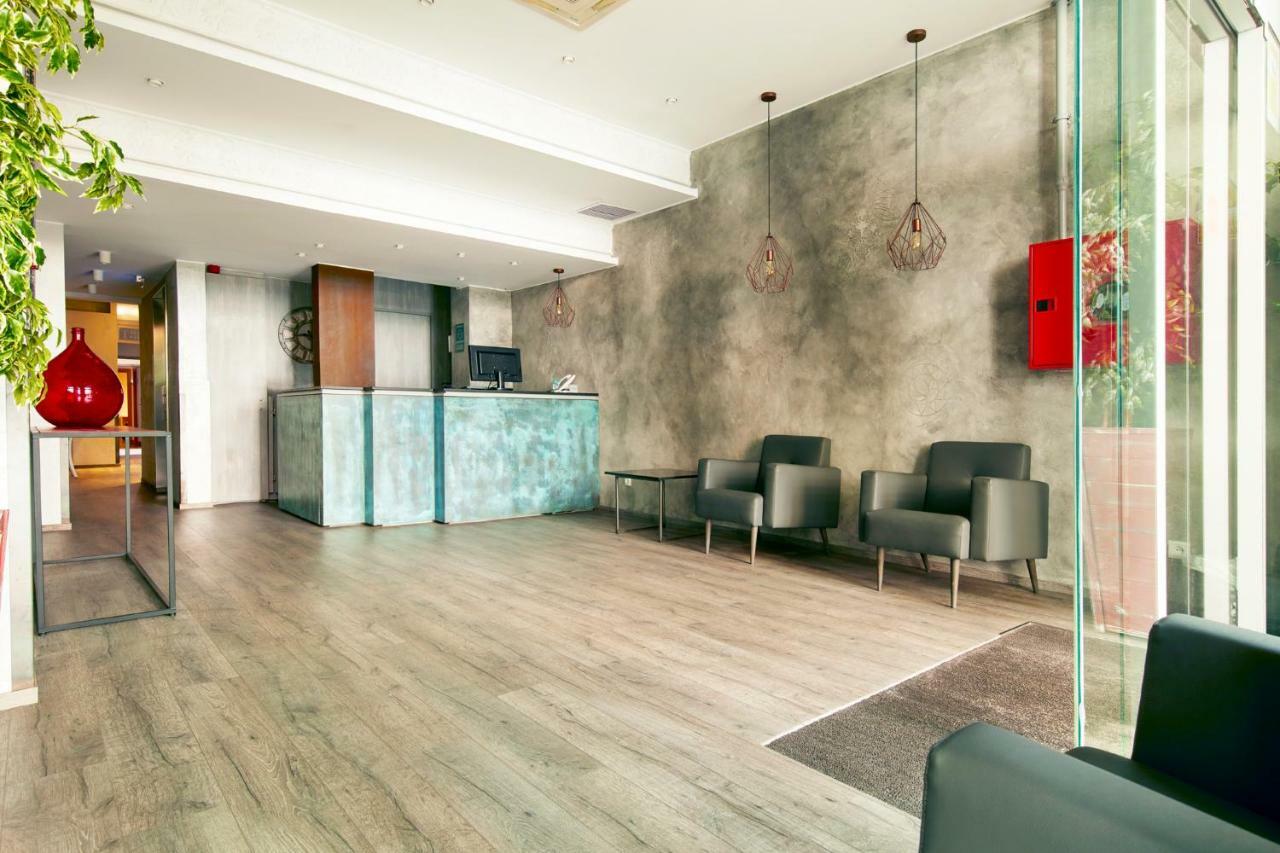 Hotel Transit Barcelona Luaran gambar