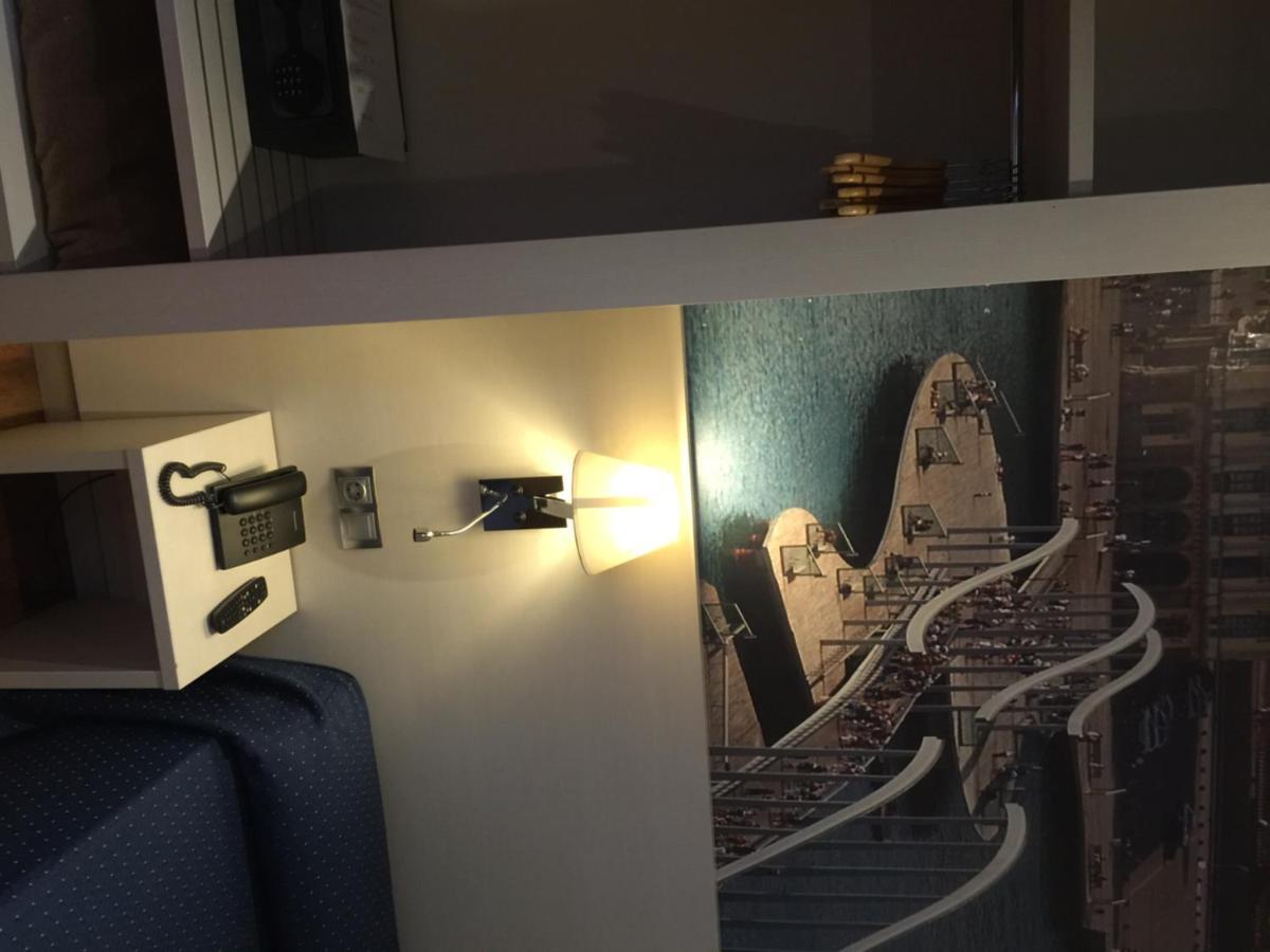 Hotel Transit Barcelona Bilik gambar